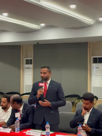 Murshid Pulkada sharing his valuable points at a BNI event. digital marketing mentor in kerala