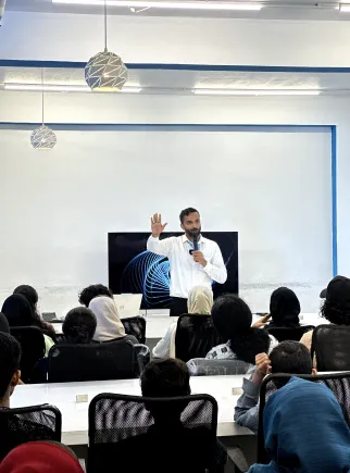 Murshid Pulkada mentoring students about career guidance.best digital marketing mentor in kerala